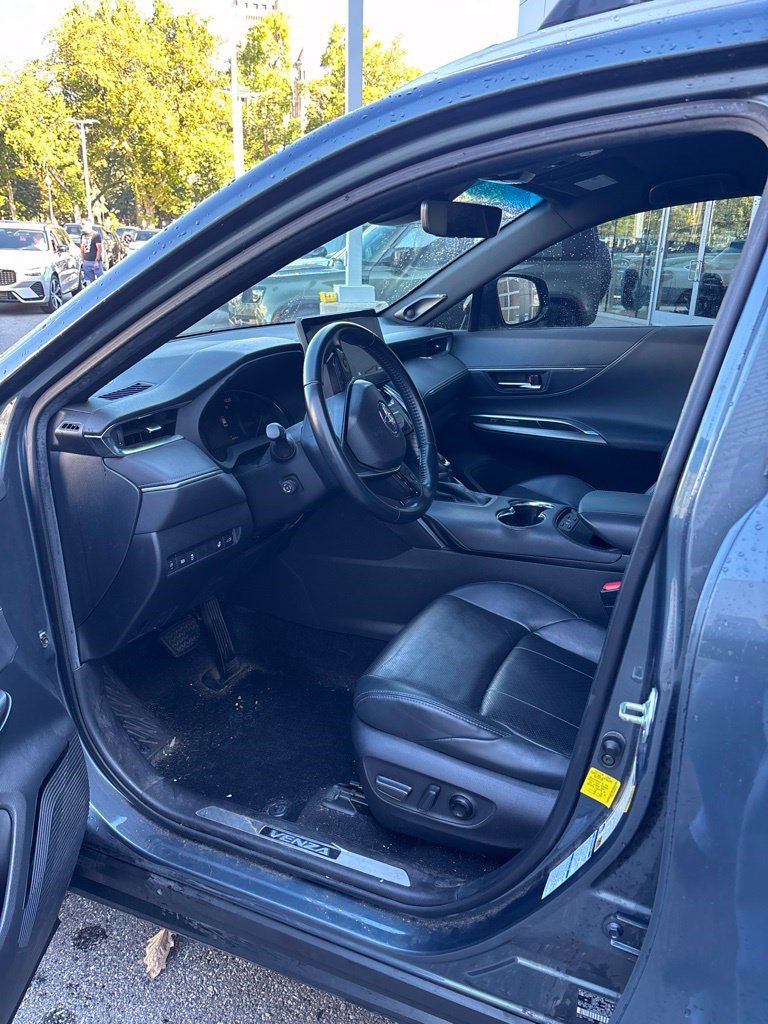 Used 2021 Toyota Venza XLE w/ Softex Package AWD/4WD image 9
