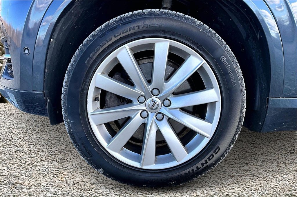 Used 2018 Volvo XC90 T6 Momentum w/ Convenience Package image 7