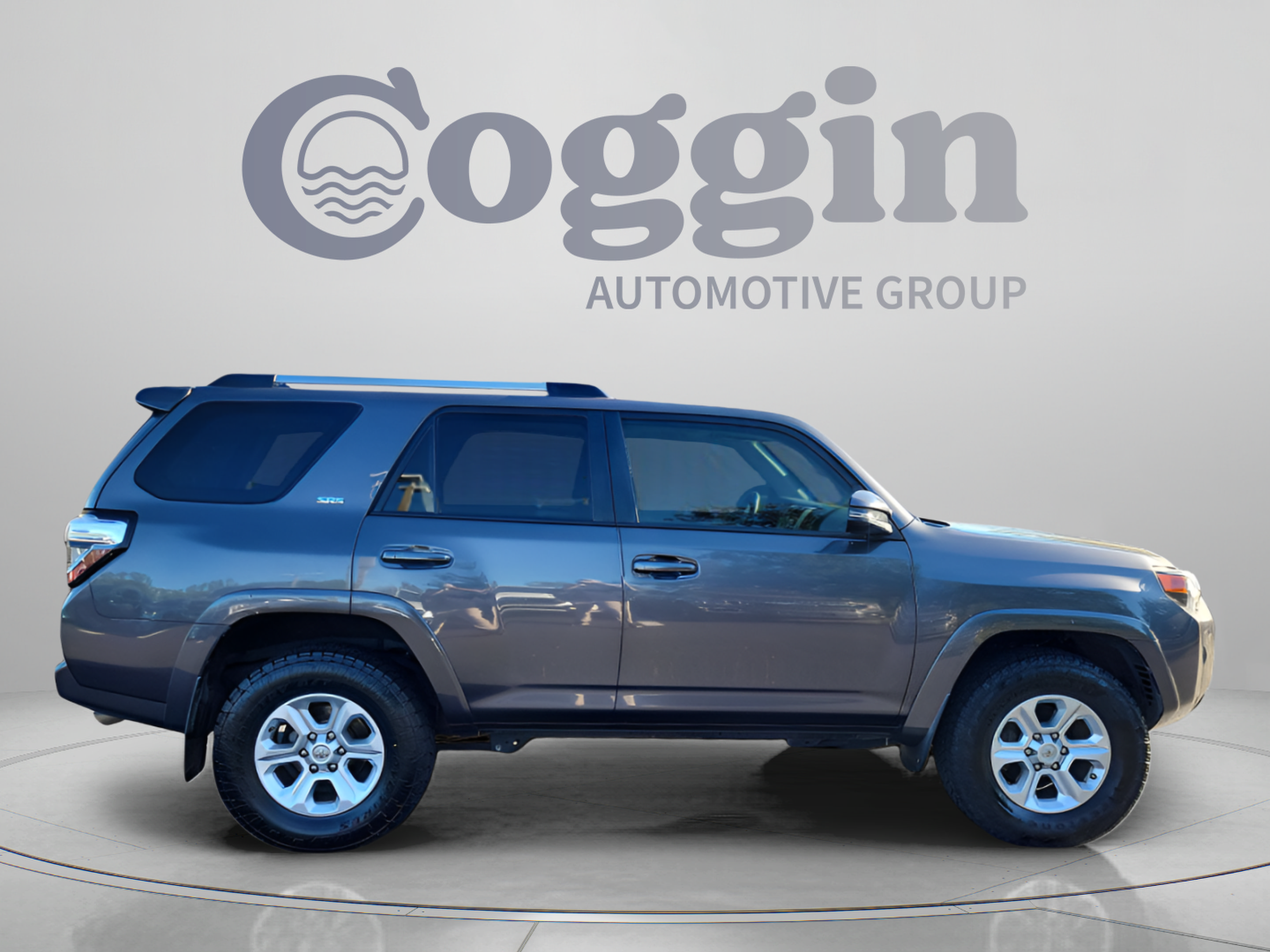 Used 2021 Toyota 4Runner SR5 Premium w/ Moonroof Package AWD/4WD image 4