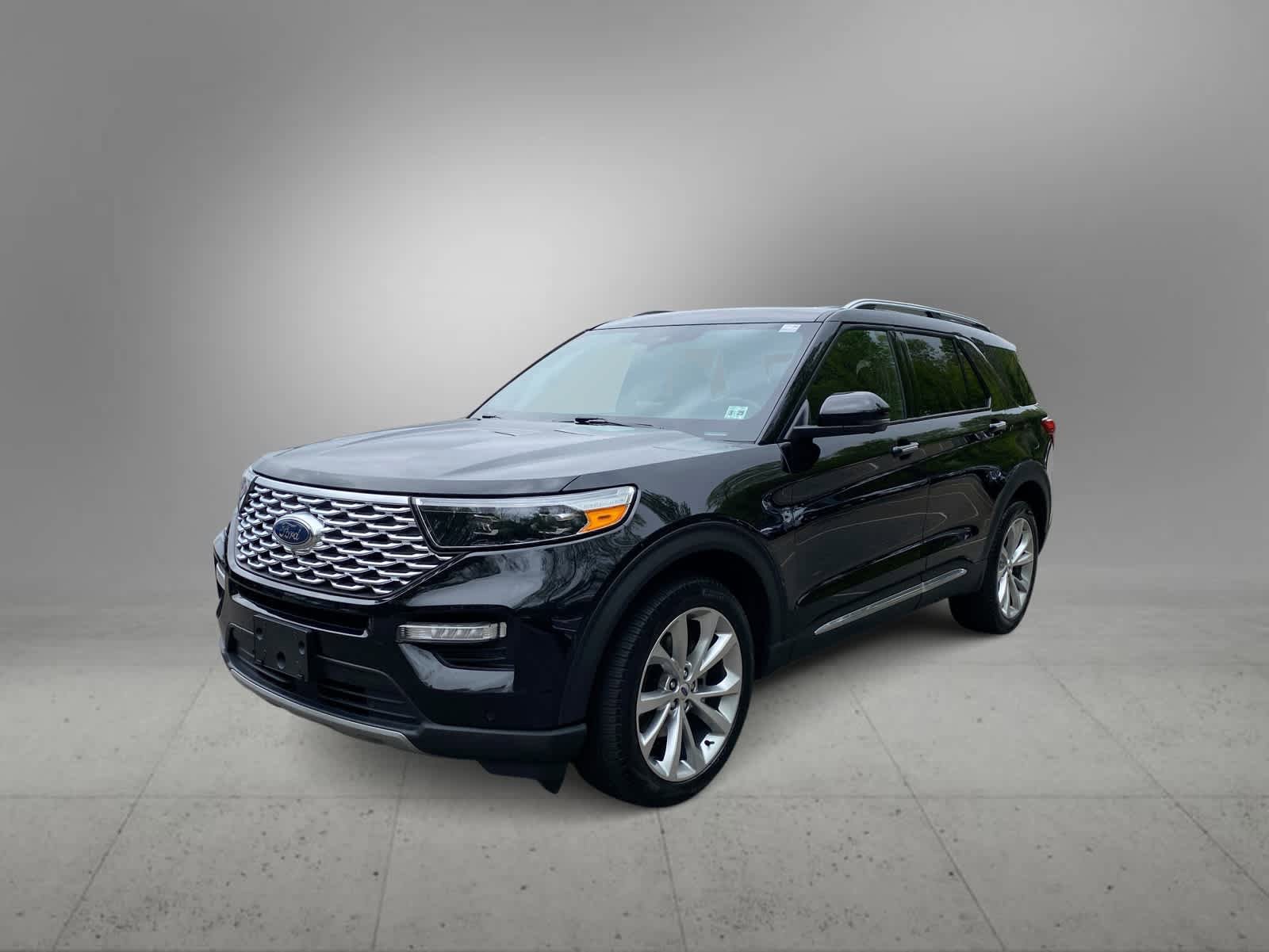 Used 2023 Ford Explorer Platinum w/ Technology Package AWD/4WD image 1