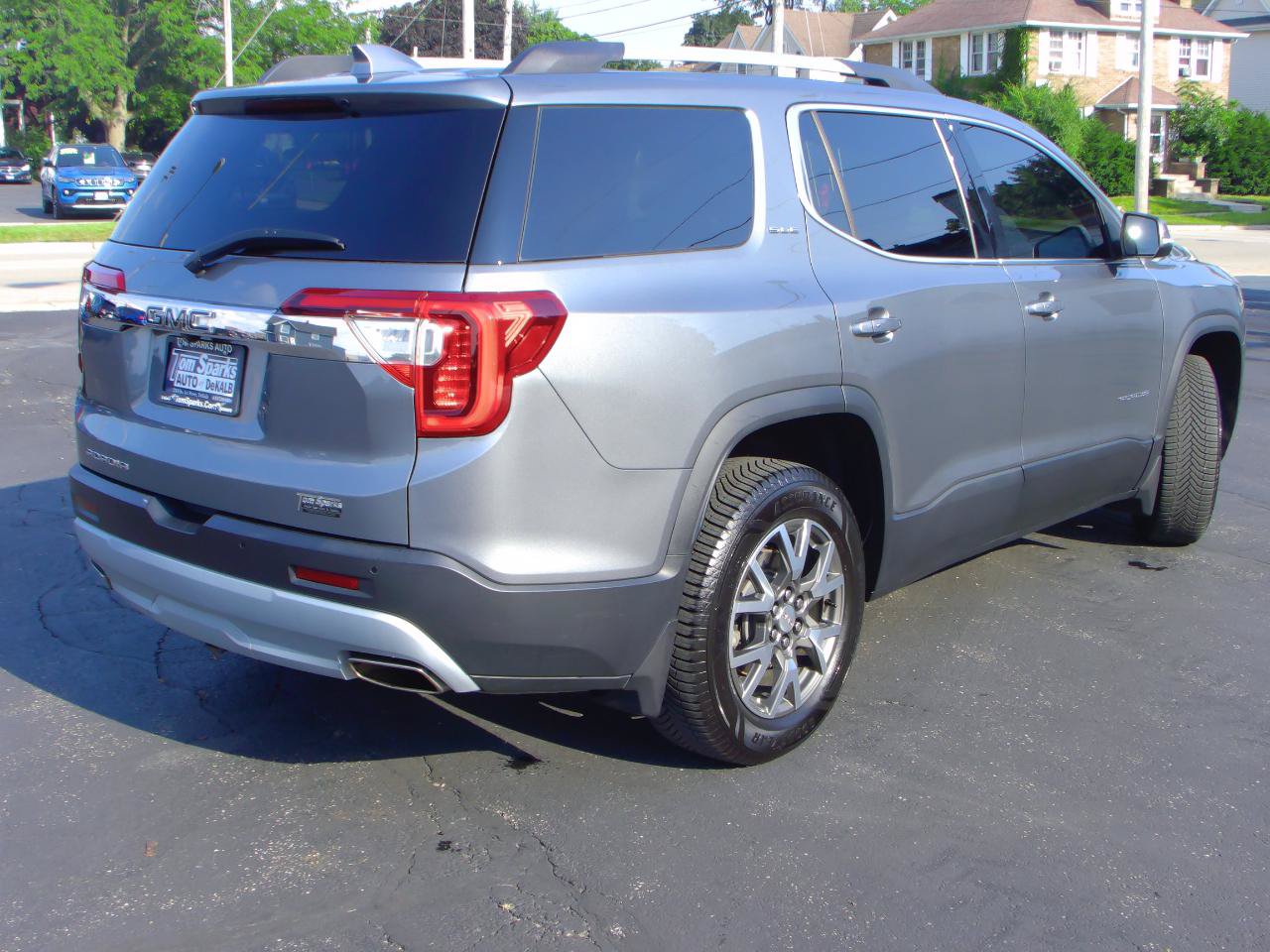 Used 2020 GMC Acadia SLE w/ Driver Convenience Package FWD image 2