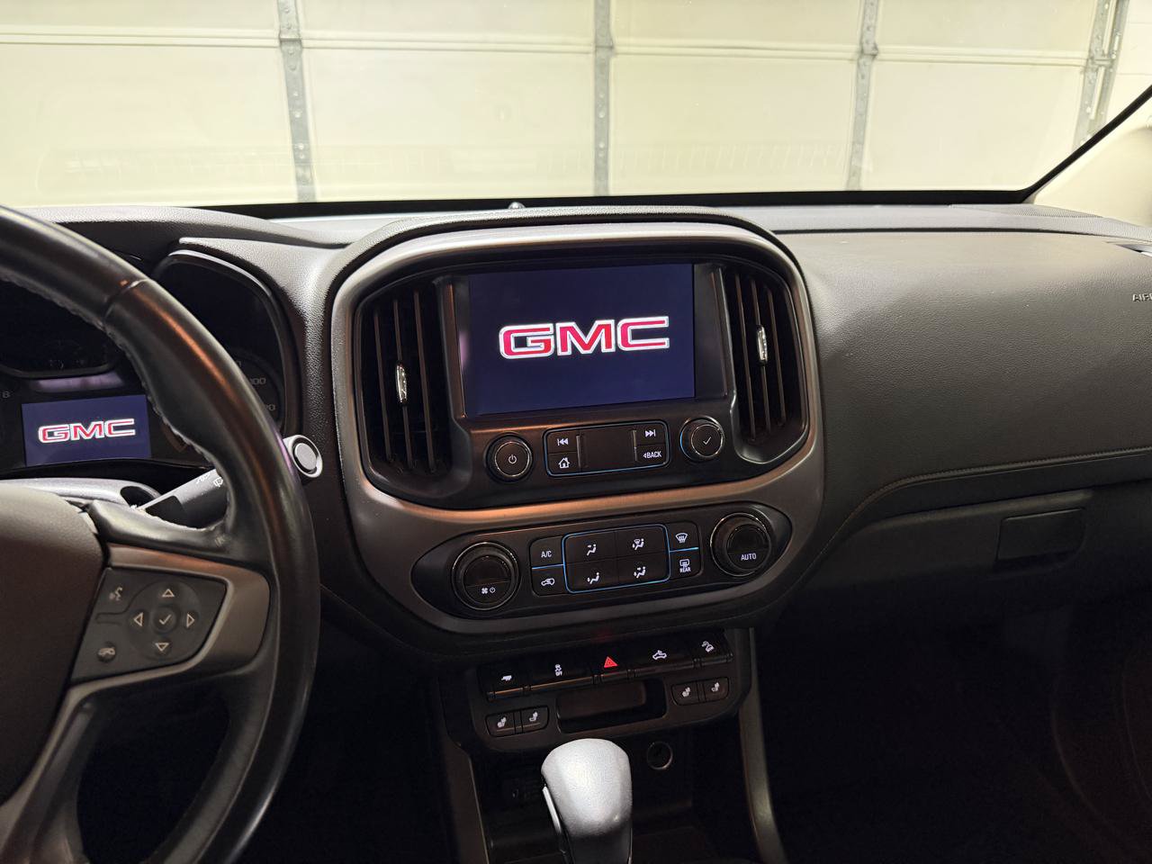 Used 2022 GMC Canyon AT4 w/ Trailering Package AWD/4WD image 14