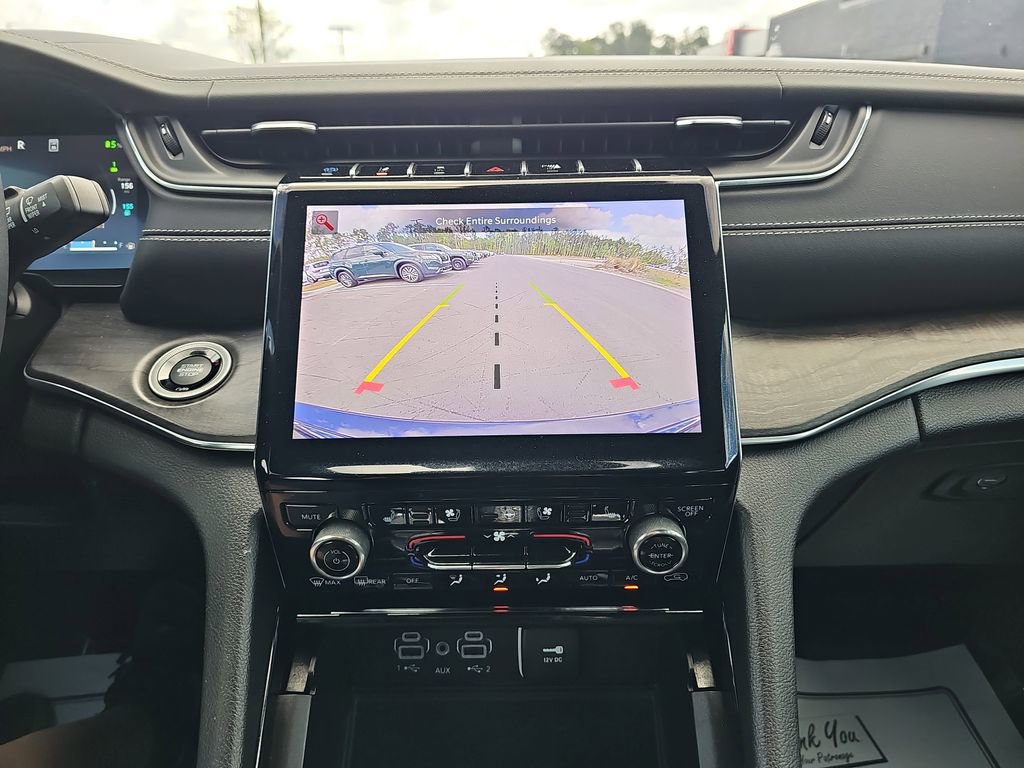 Used 2022 Jeep Grand Cherokee Overland w/ Luxury Tech Group IV image 27