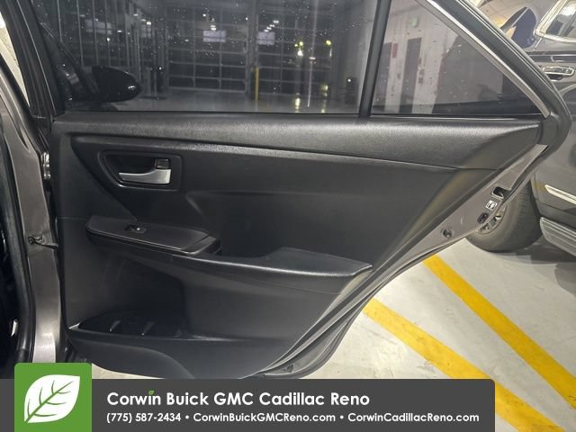 Used 2015 Toyota Camry SE w/ Moonroof Package FWD image 34