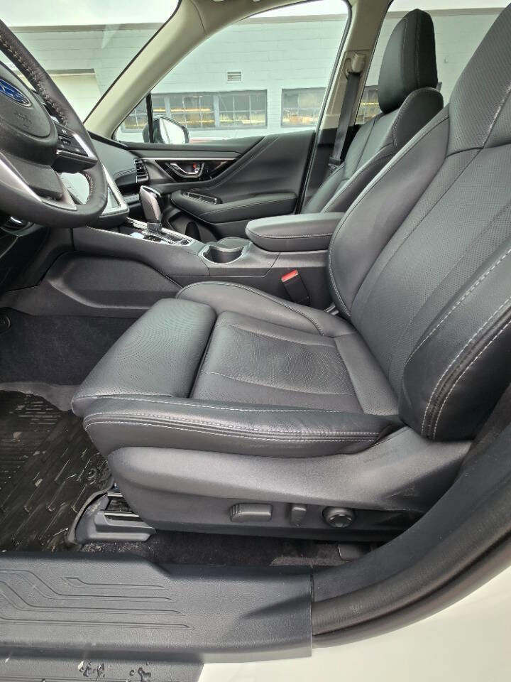 Used 2025 Subaru Outback Limited image 15