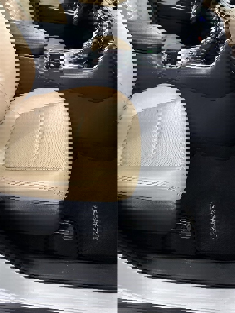 Used 2019 Toyota RAV4 Limited image 43