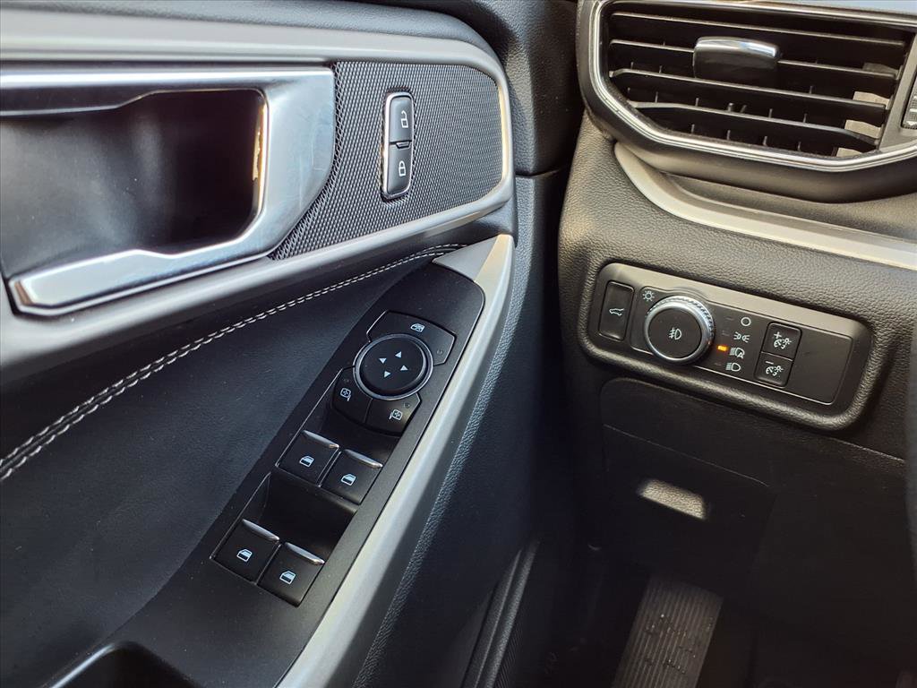 Used 2021 Ford Explorer XLT w/ Equipment Group 202A image 23