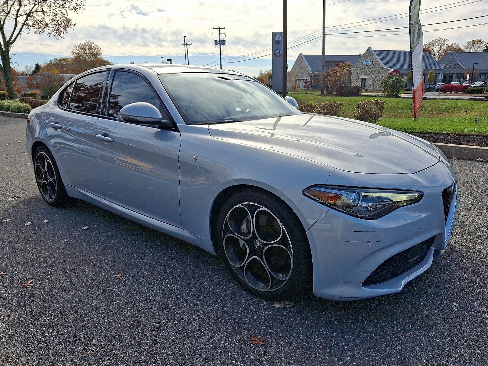 Used 2022 Alfa Romeo Giulia Ti image 3