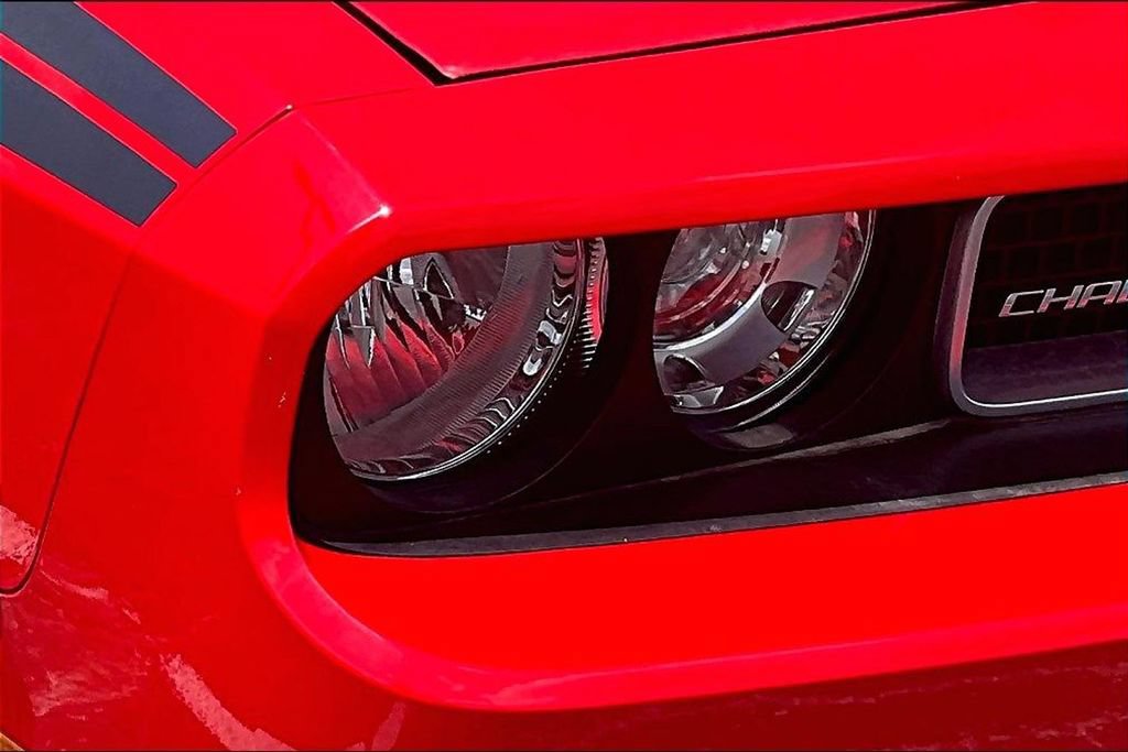 Used 2010 Dodge Challenger R/T RWD image 23