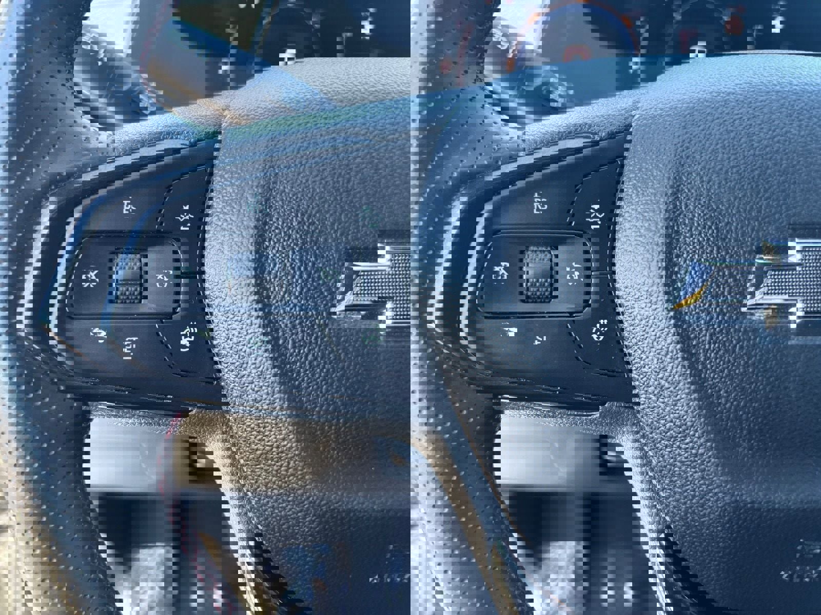 Used 2025 Chevrolet Trax RS w/ Driver Confidence Package image 26