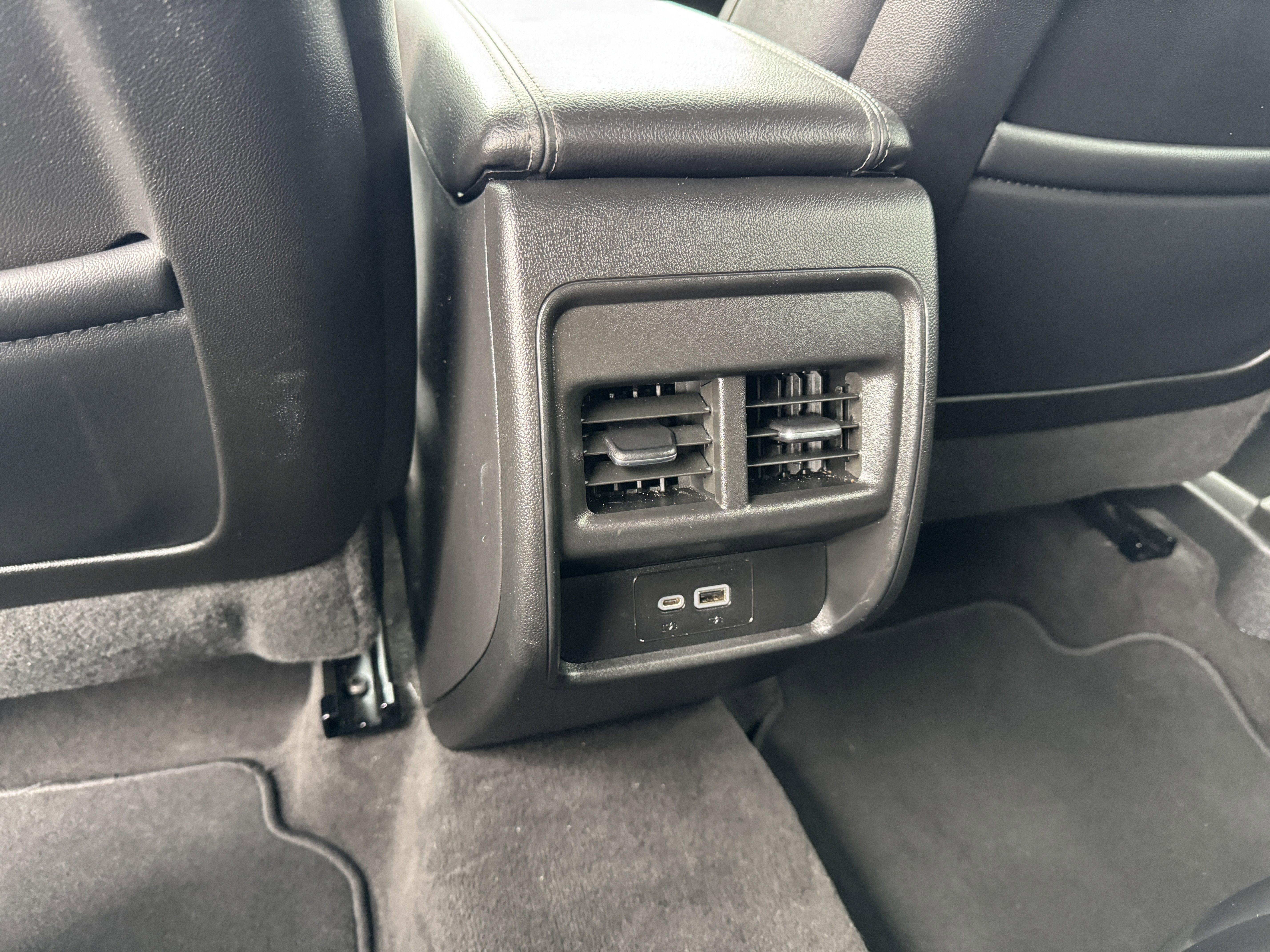 Certified 2023 Cadillac XT4 Premium Luxury AWD/4WD image 17