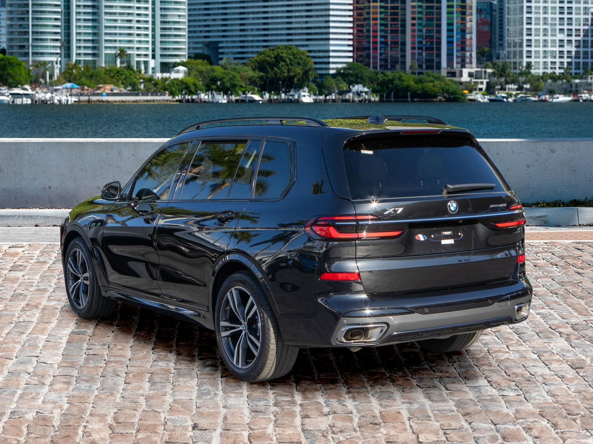 Used 2024 BMW X7 xDrive40i w/ Executive Package image 7