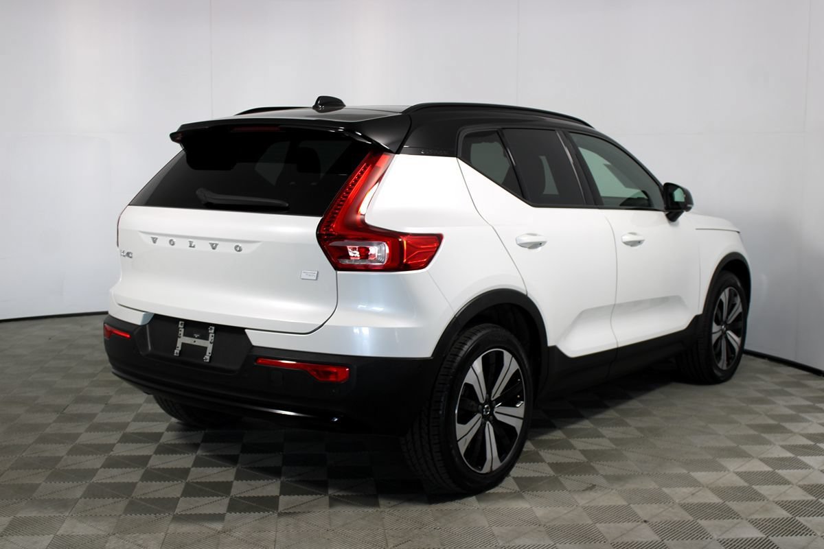 Used 2023 Volvo XC40 Recharge Plus w/ Protection Package Premier AWD/4WD image 32