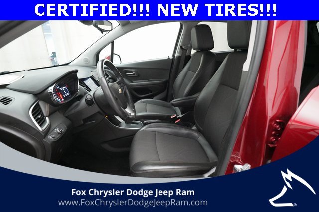 Used 2022 Chevrolet Trax LT w/ LT Convenience Package image 7