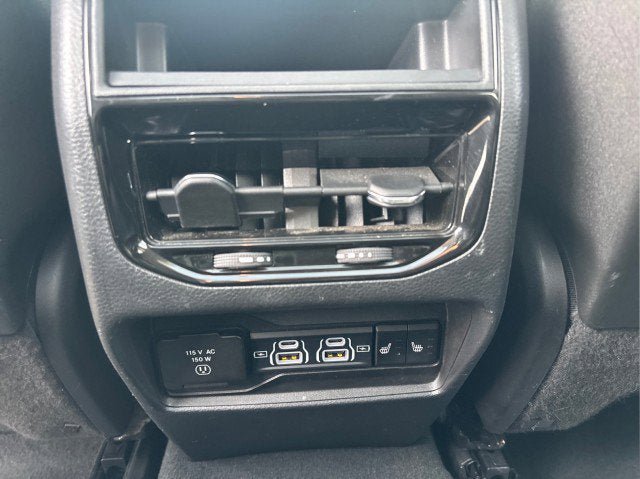 Used 2023 Jeep Grand Cherokee 4x4 image 18