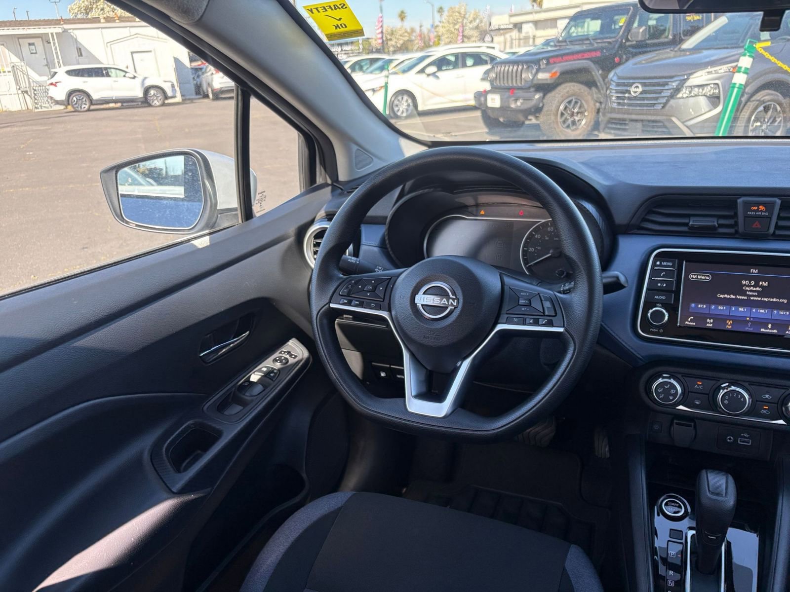 Used 2025 Nissan Versa SV image 32