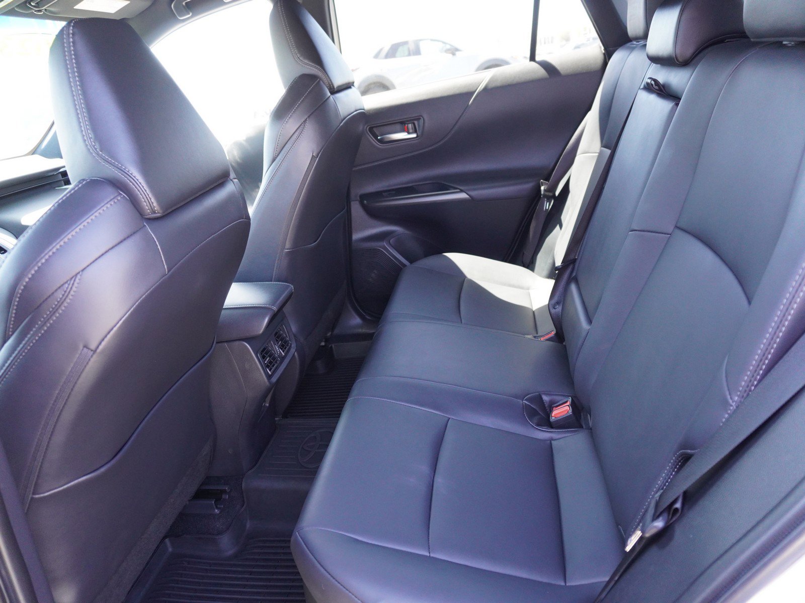 Used 2023 Toyota Venza XLE AWD/4WD image 13
