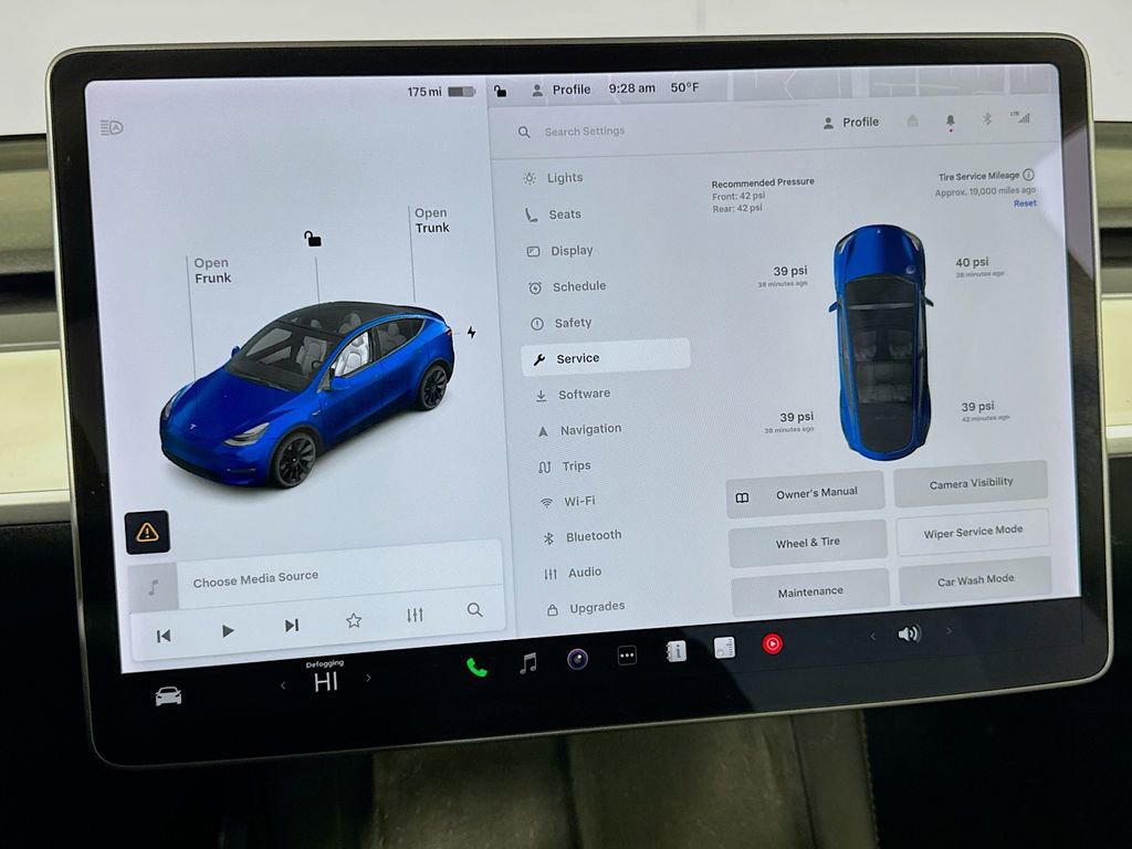 Used 2021 Tesla Model Y Long Range image 37