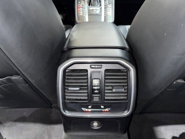 Used 2018 Porsche Macan GTS image 12