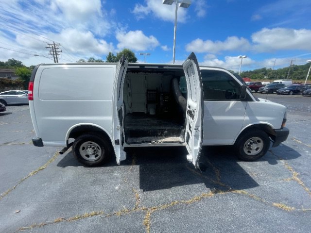 Used 2021 Chevrolet Express 2500 w/ Driver Convenience Package RWD image 17