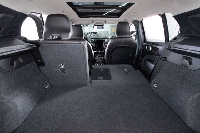 Certified 2025 Volvo XC40 B5 Plus image 24