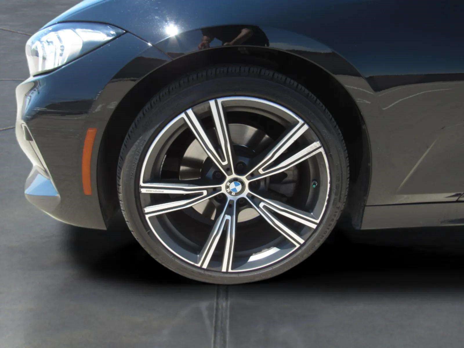 Used 2024 BMW 330i Sedan w/ Premium Package RWD image 4