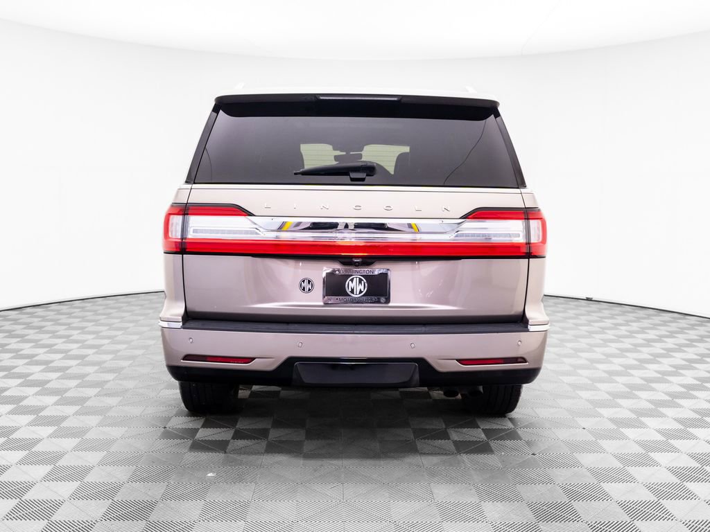 Used 2019 Lincoln Navigator Reserve AWD/4WD image 4