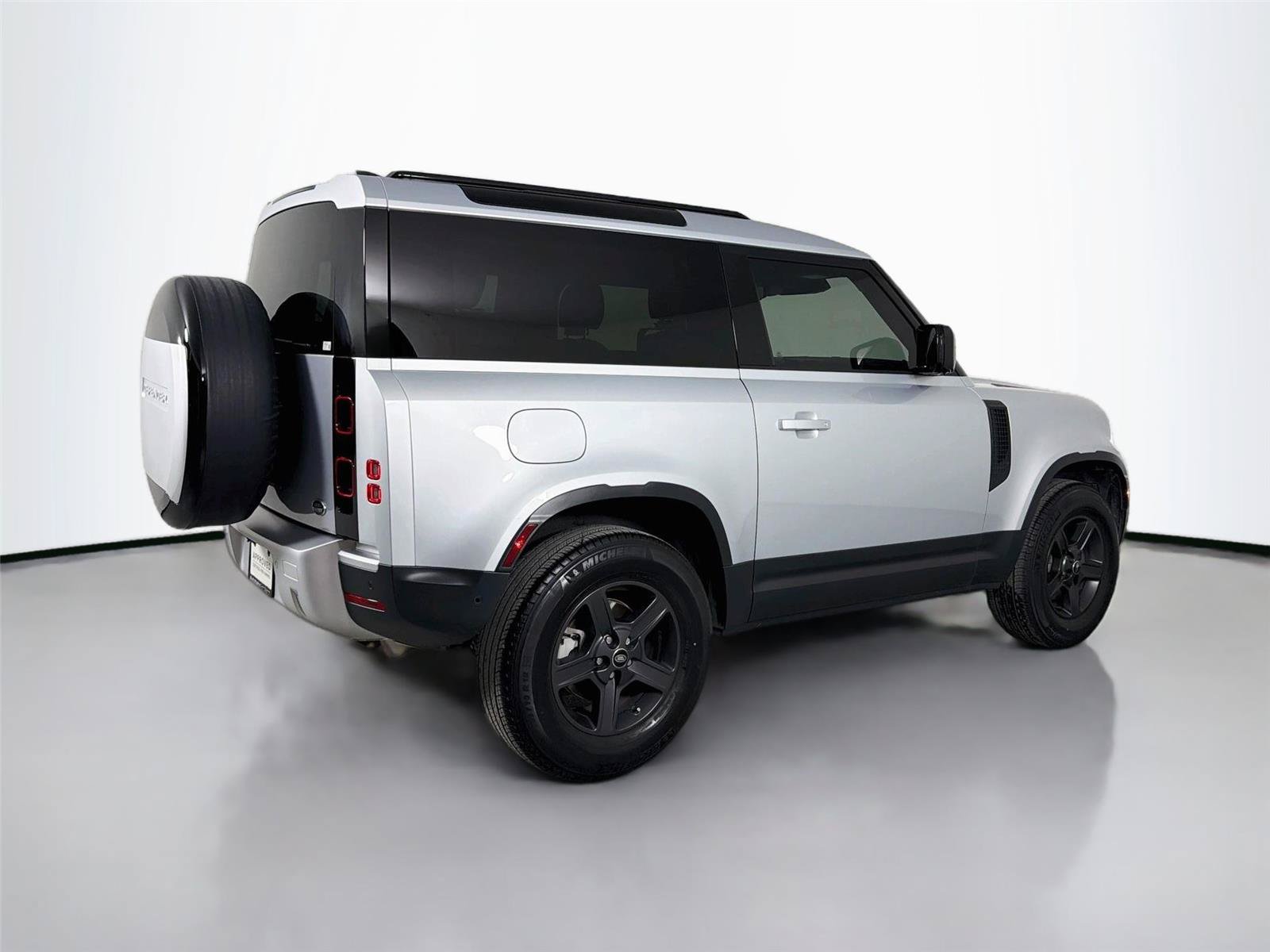 Certified 2023 Land Rover Defender 90 S AWD/4WD image 5