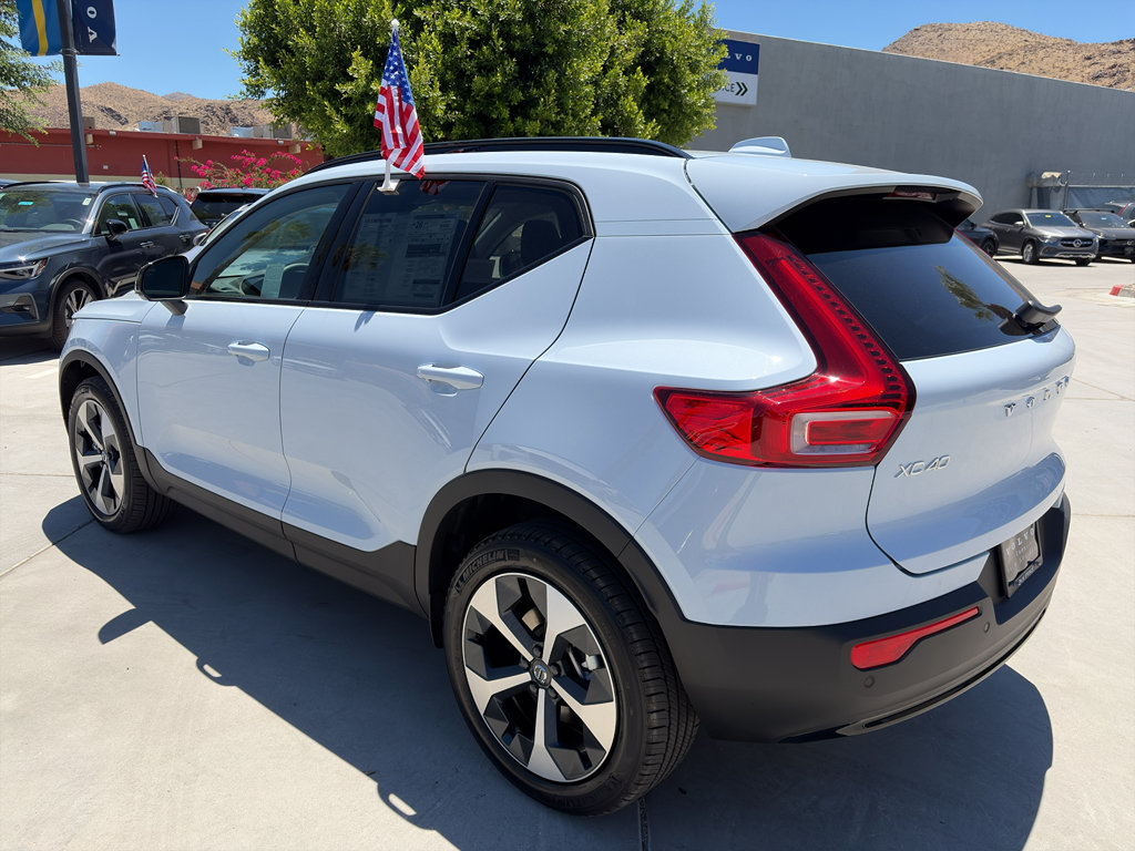 New 2026 Volvo XC40 B5 Core AWD/4WD image 4