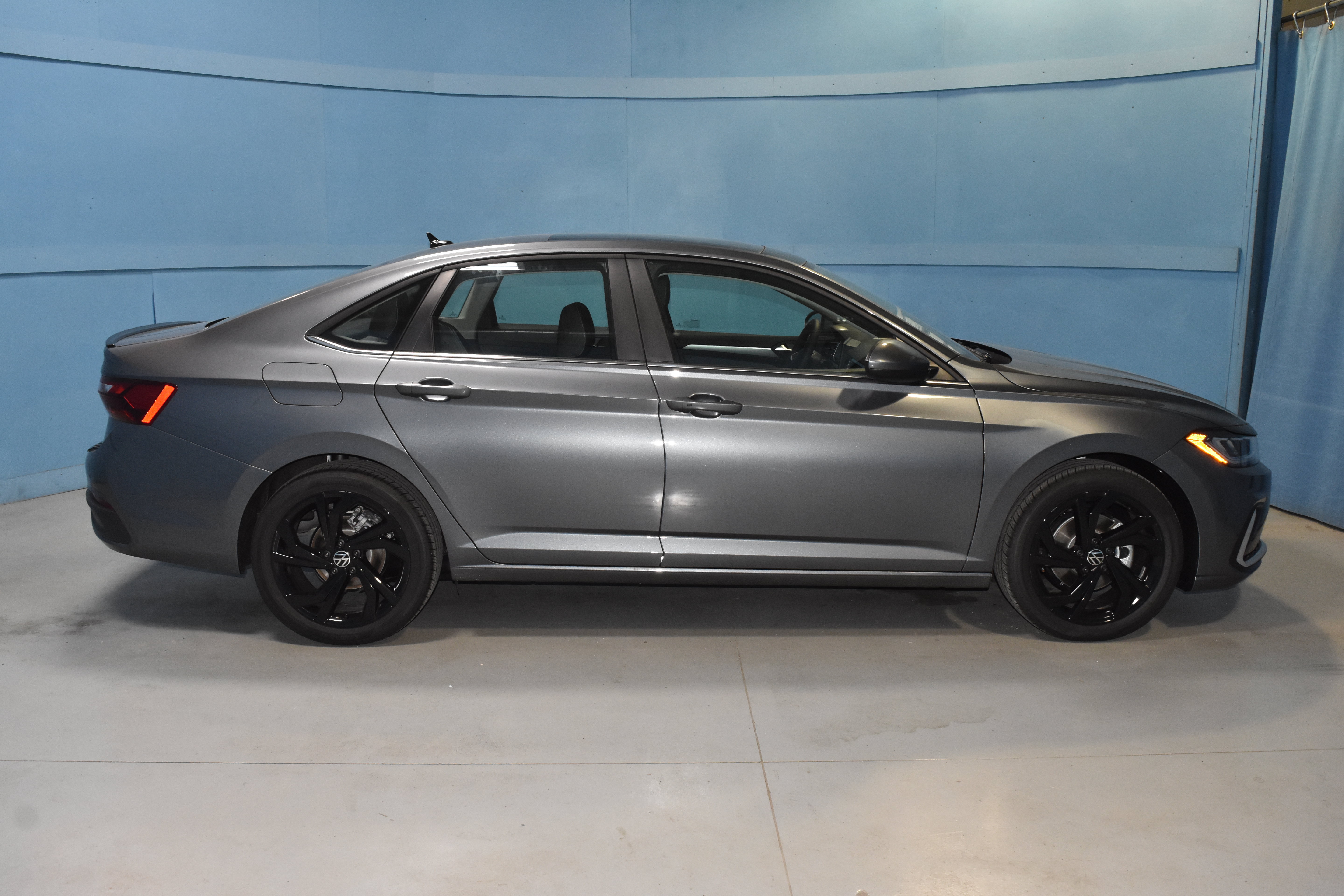 New 2026 Volkswagen Jetta SE FWD image 19
