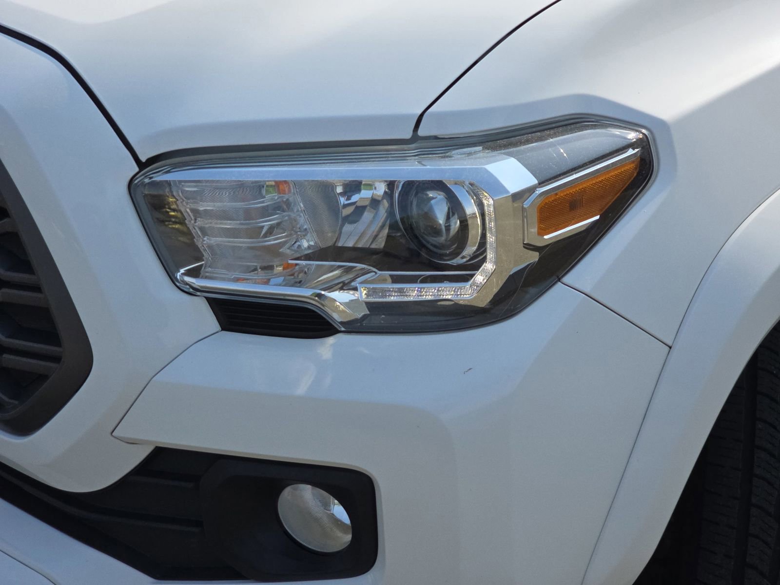 Used 2021 Toyota Tacoma TRD Sport w/ Technology Package image 35