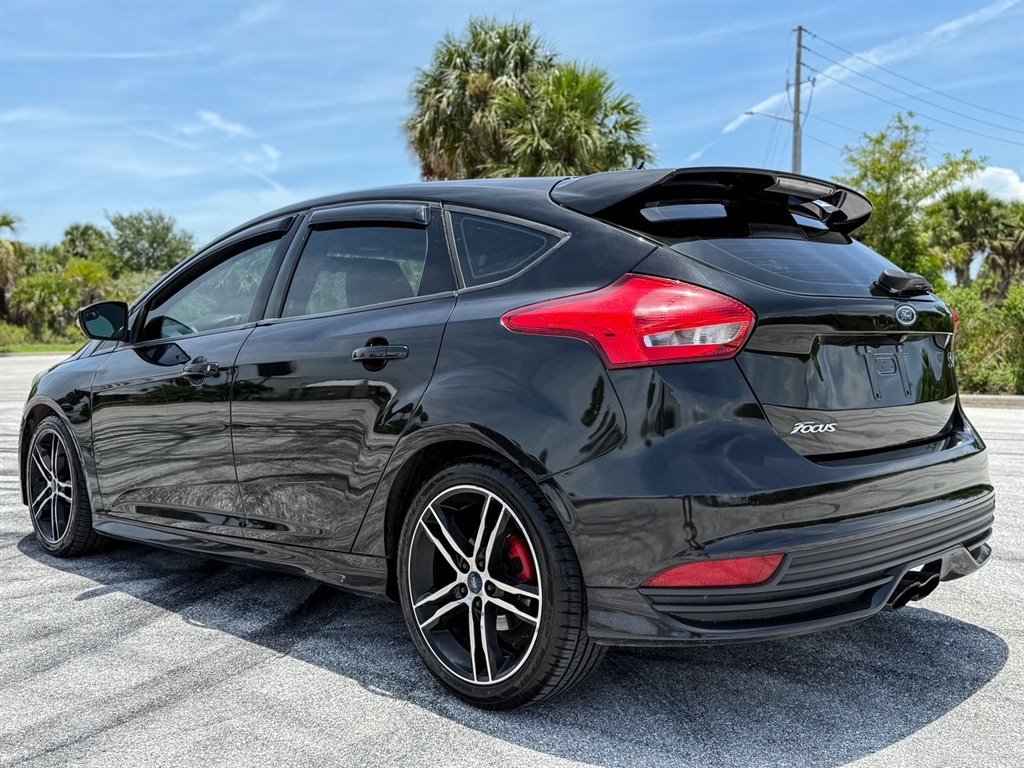 Used 2015 Ford Focus ST w/ Equipment Group 401A image 6