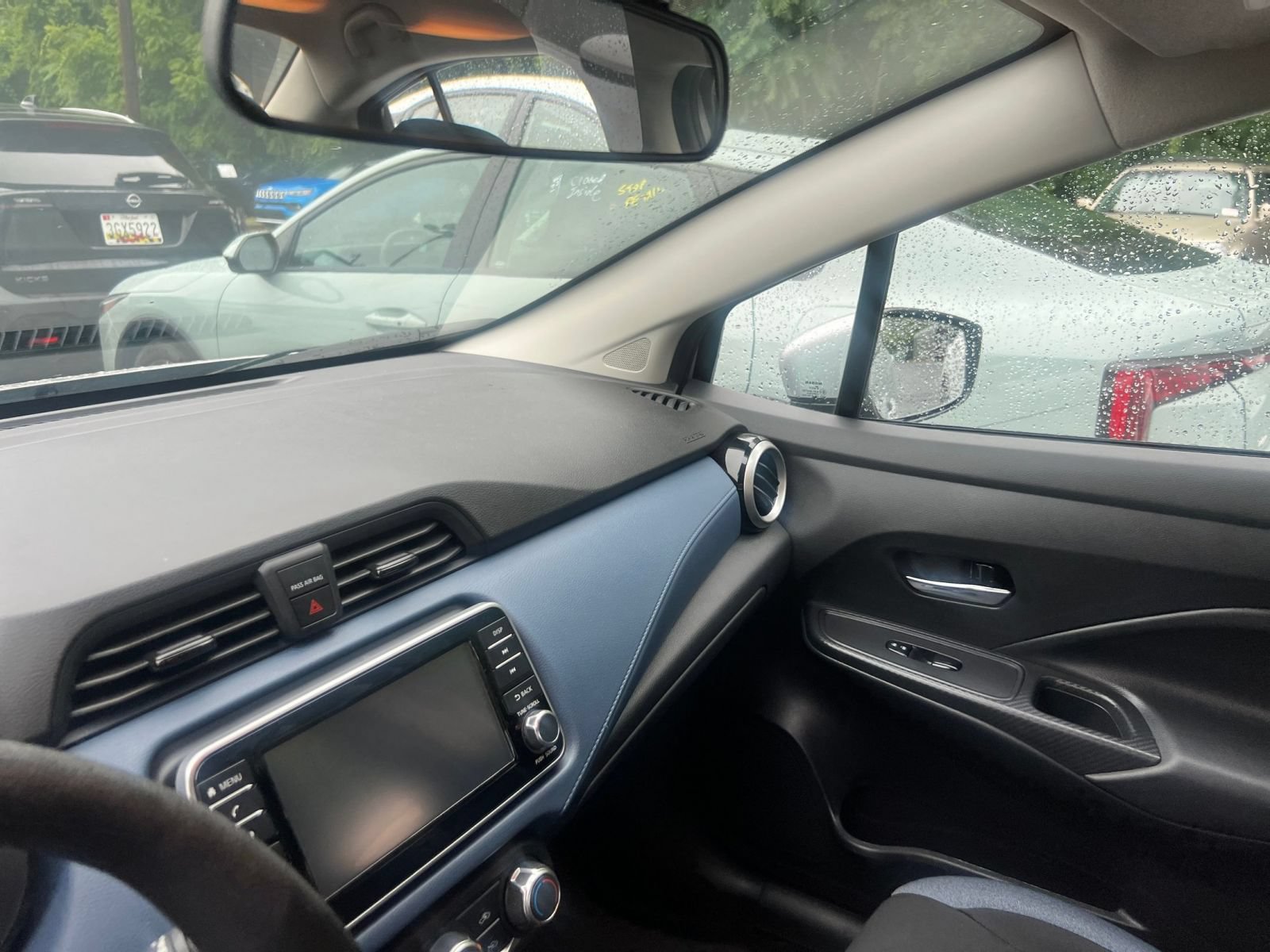 Used 2025 Nissan Versa SV FWD image 30