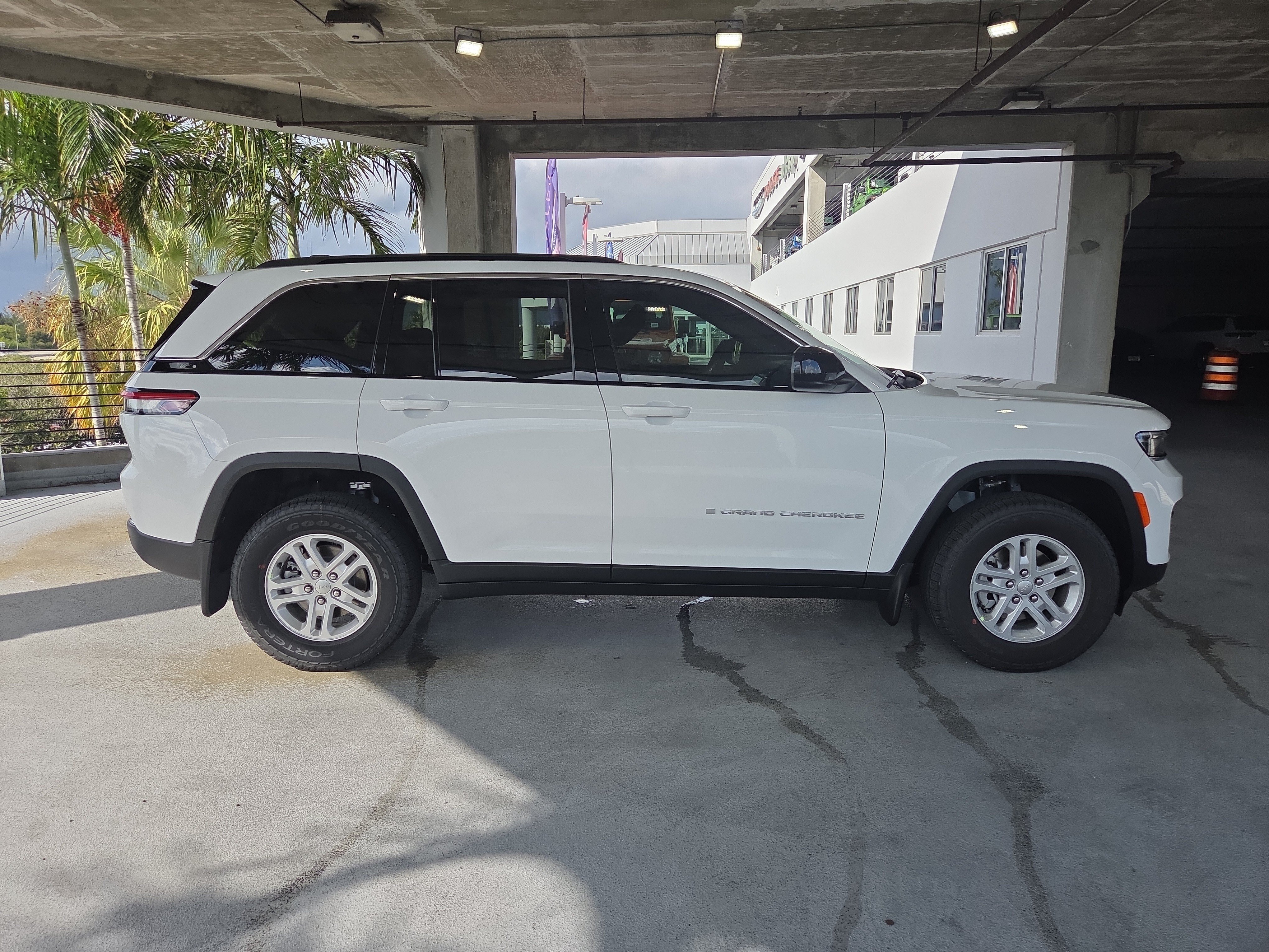 New 2025 Jeep Grand Cherokee Laredo w/ MOPAR Finishing Package RWD image 4
