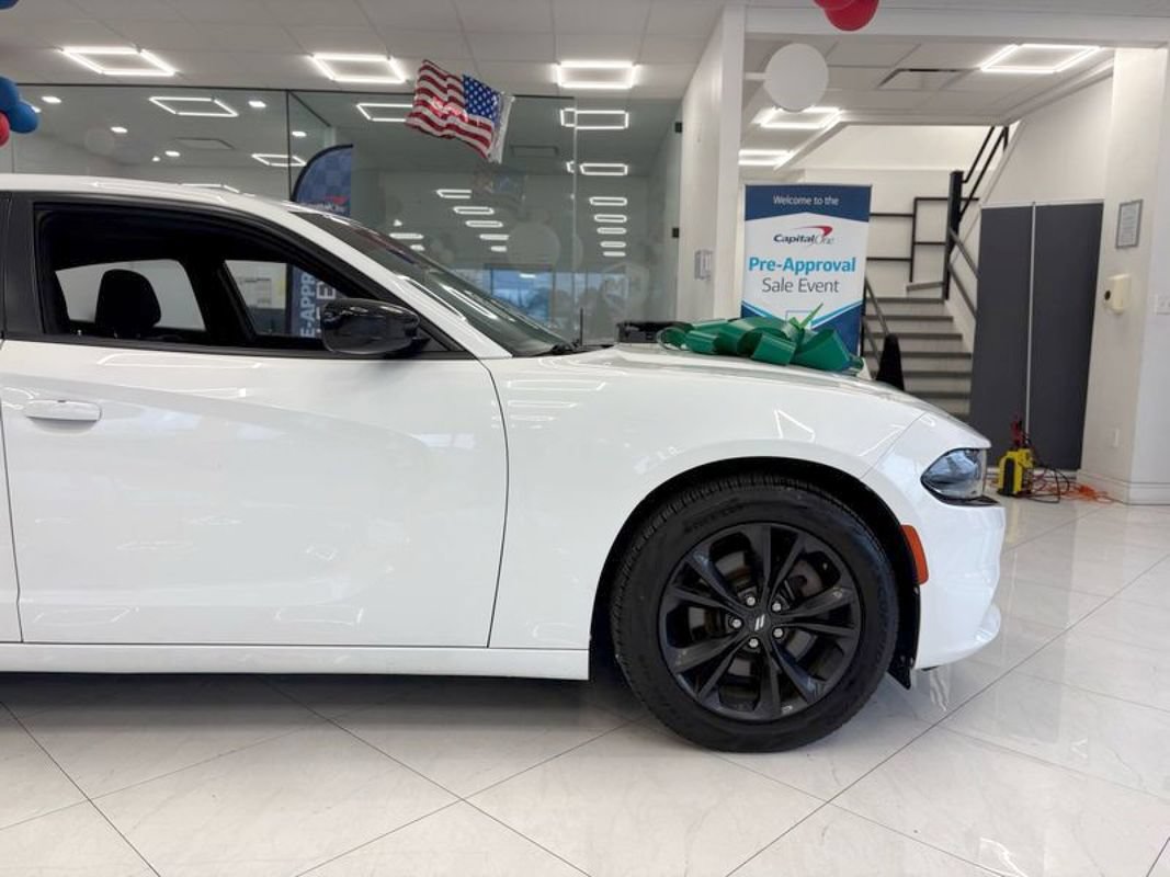 Used 2020 Dodge Charger SXT w/ Blacktop Package AWD/4WD image 9