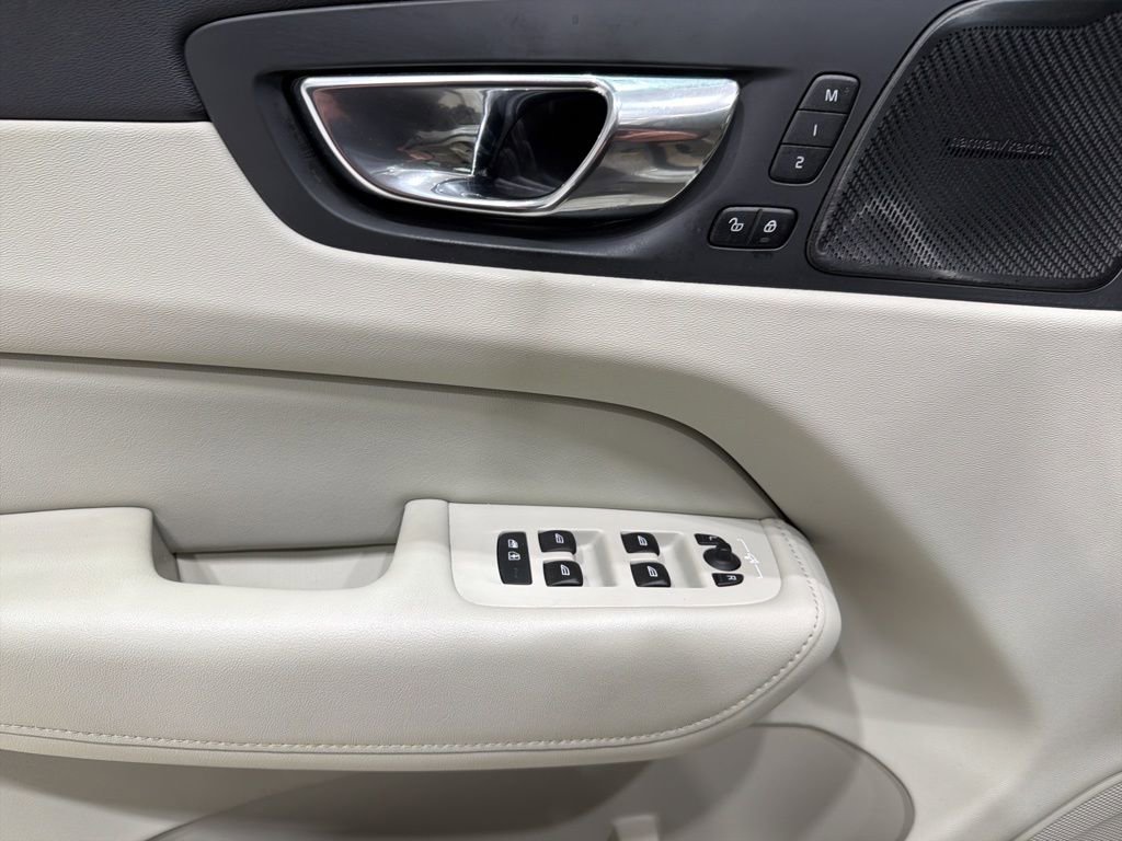 Used 2019 Volvo XC60 T6 Inscription w/ Protection Package Premier image 14