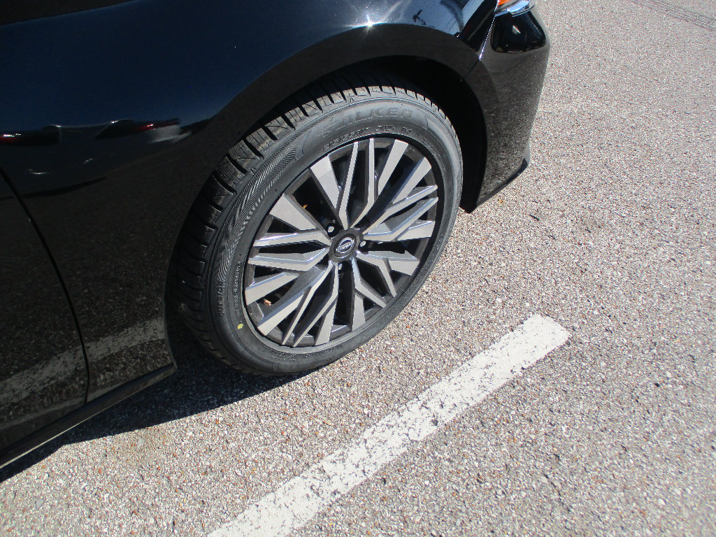 Used 2024 Nissan Altima 2.5 SV FWD image 19