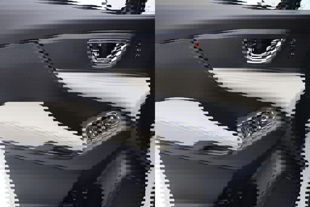 Used 2024 Subaru Ascent Limited image 15