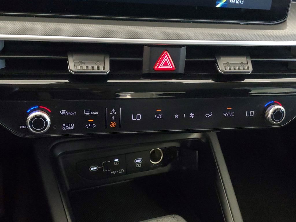 Used 2025 Kia K5 LXS image 21
