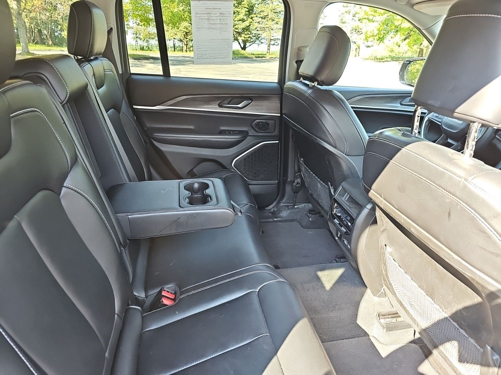 Used 2022 Jeep Grand Cherokee Limited AWD/4WD image 12