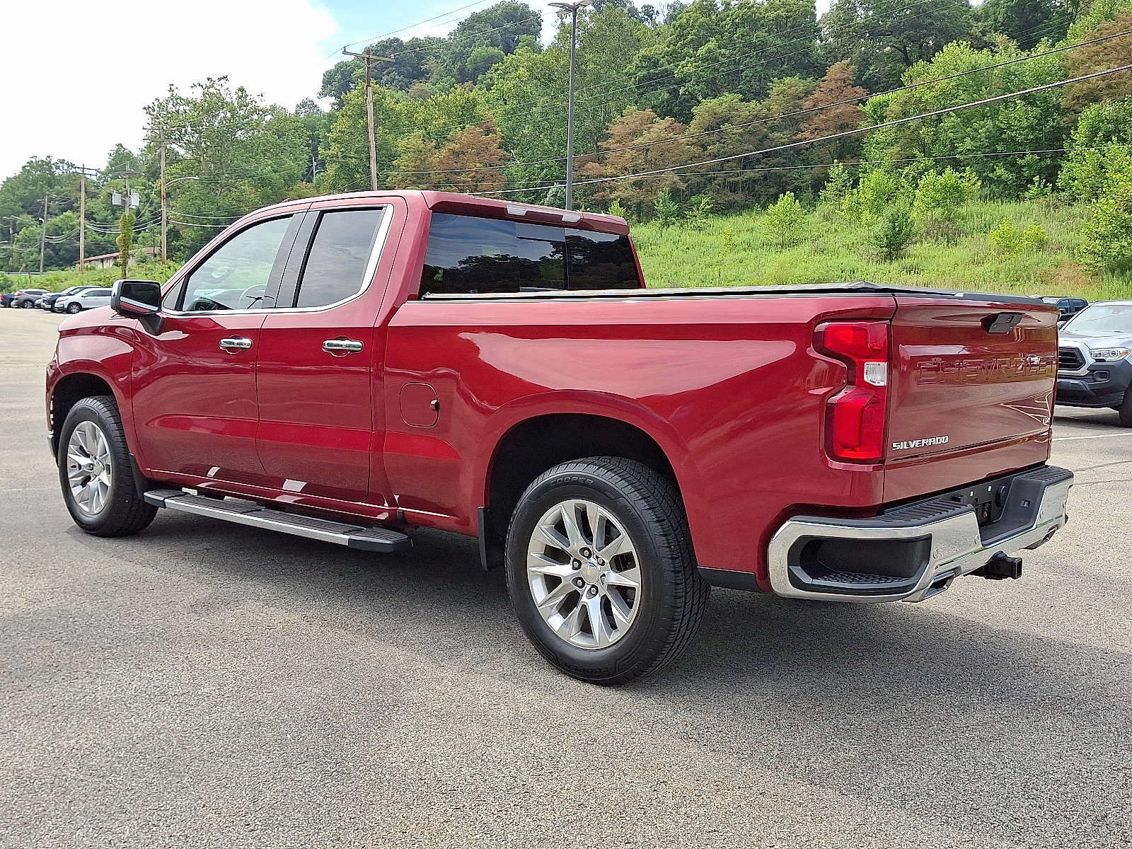 Used 2019 Chevrolet Silverado 1500 LTZ w/ LTZ Plus Package AWD/4WD image 4