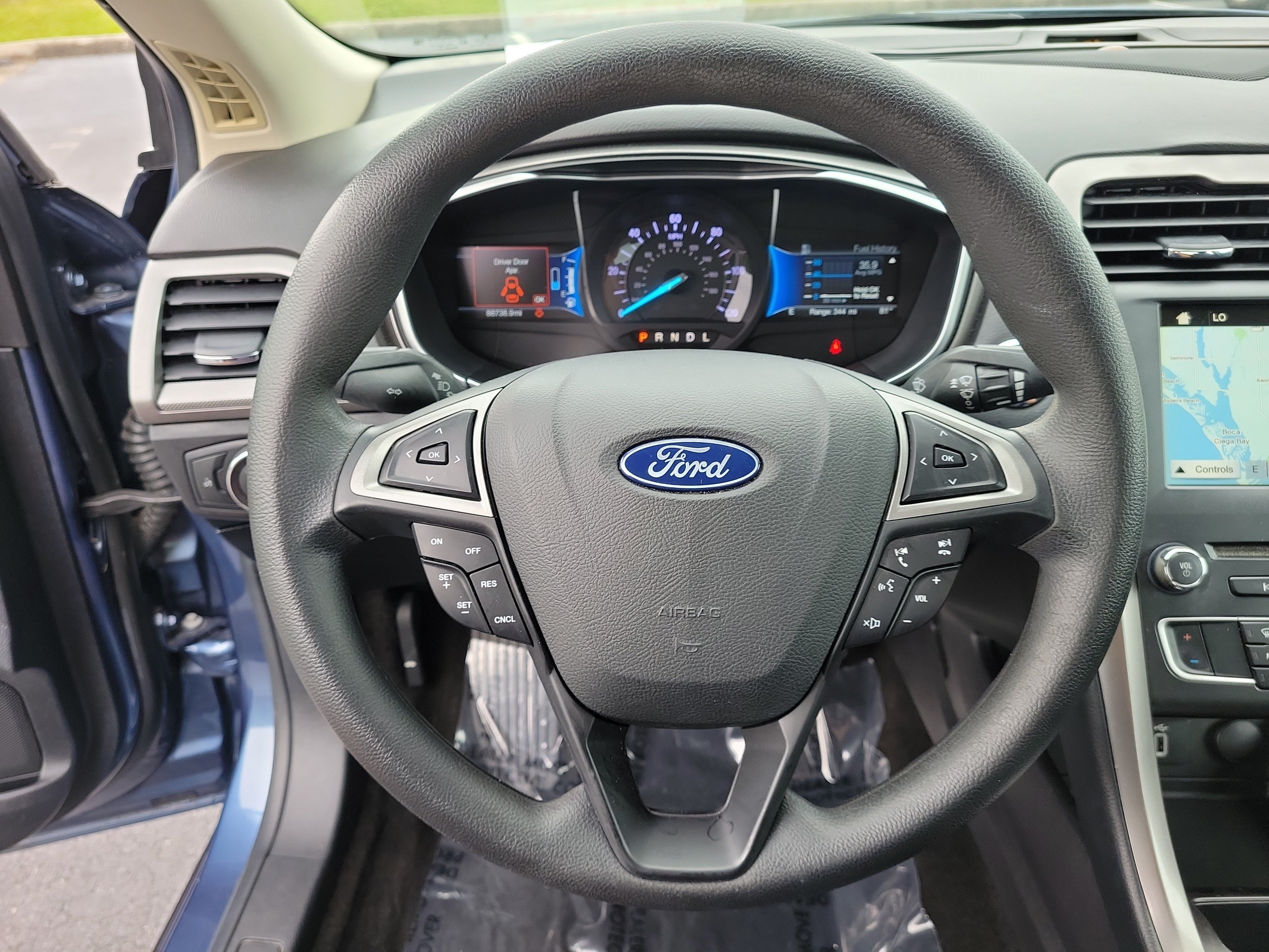 Used 2018 Ford Fusion SE FWD image 27
