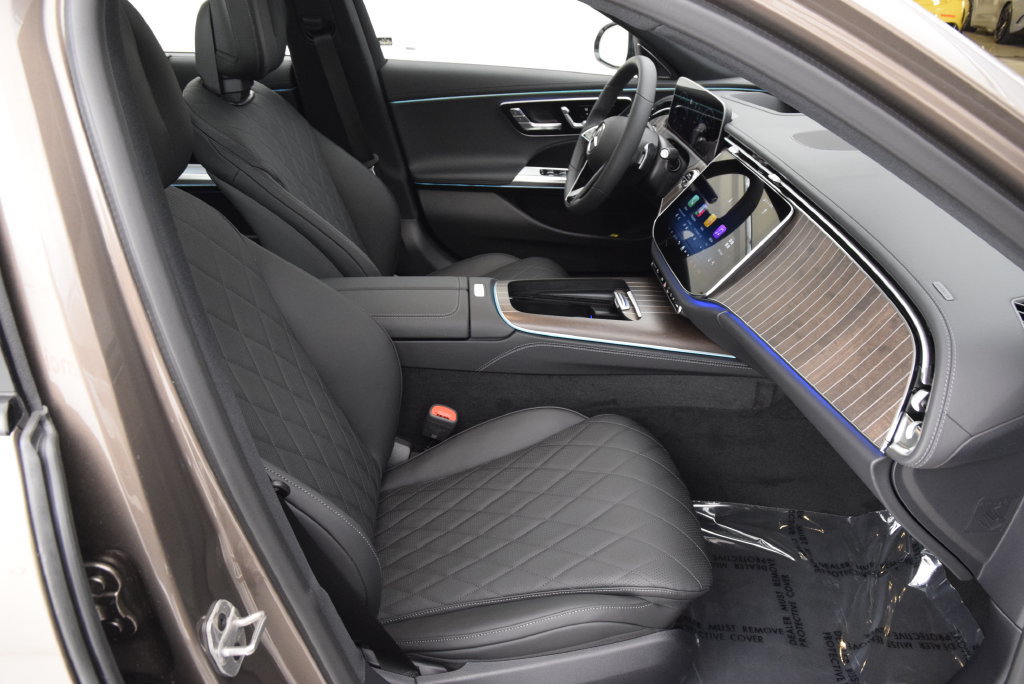 New 2026 Mercedes-Benz E 450 4MATIC Sedan image 16