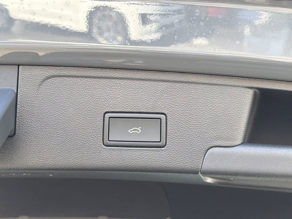 New 2026 Volkswagen Atlas Cross Sport SE image 16