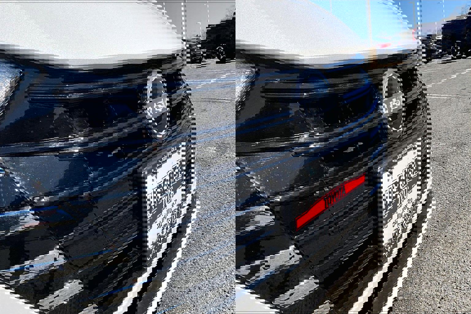 Used 2025 Nissan Versa SV w/ Trunk Package image 27