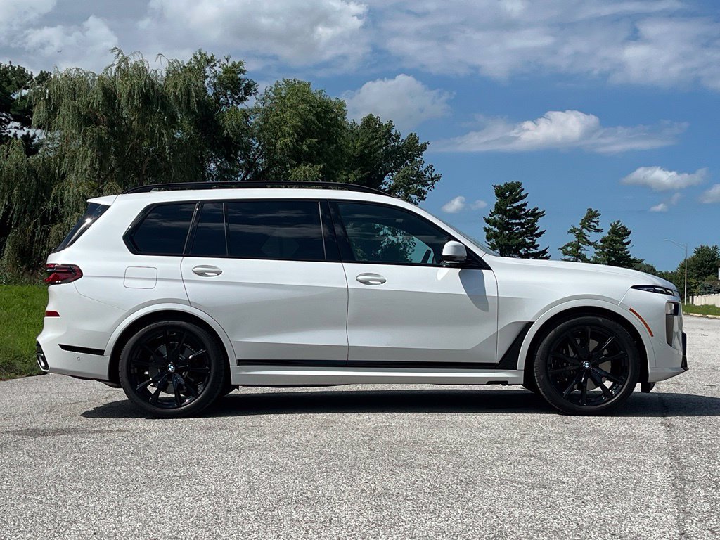 Used 2027 BMW X7 xDrive40i w/ M Sport Package AWD/4WD image 10