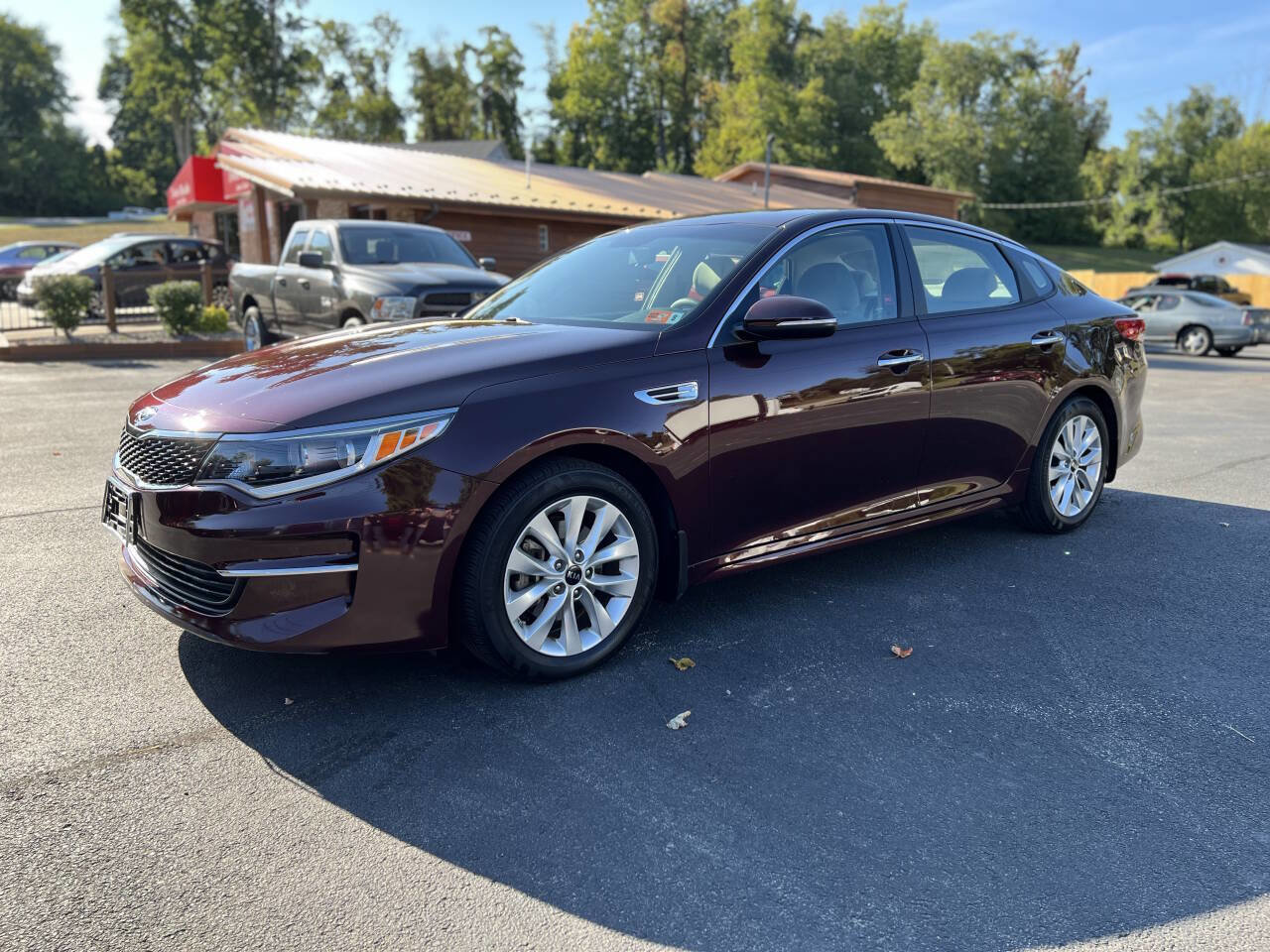 Used 2018 Kia Optima LX w/ 17" Alloy Wheels Package