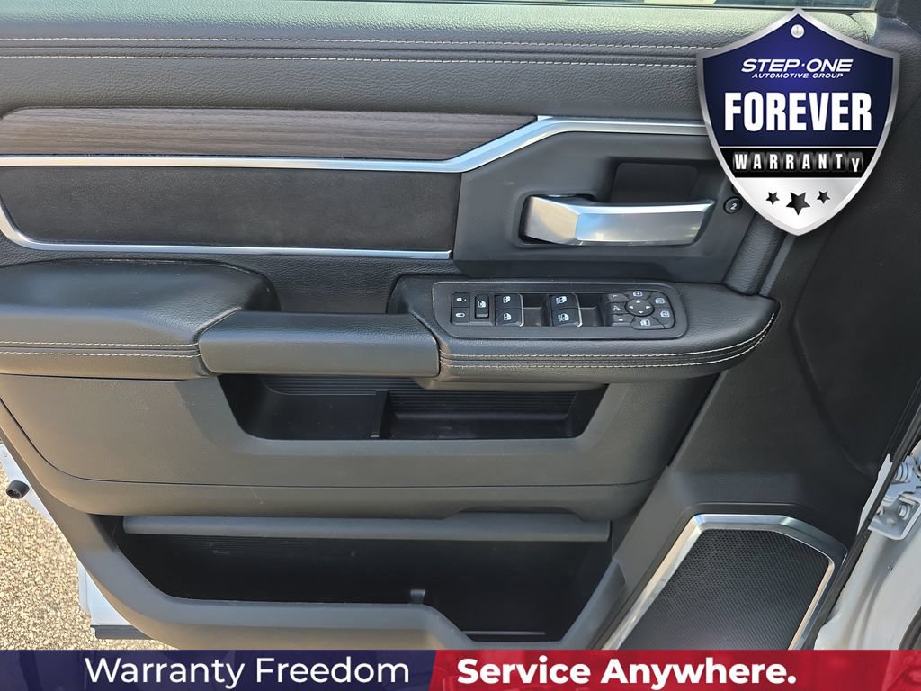 Used 2025 RAM 2500 Laramie AWD/4WD image 18