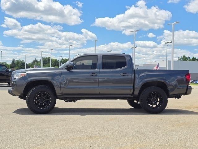 Used 2021 Toyota Tacoma SR AWD/4WD image 26