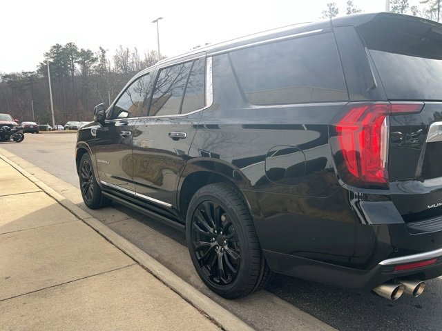 Used 2023 GMC Yukon Denali w/ Denali Reserve Package image 5